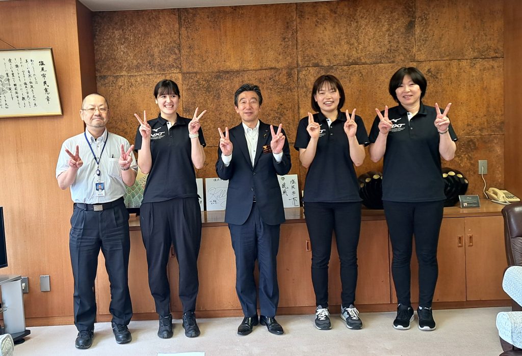 セイコーエプソンバレーボール部市長表敬訪問